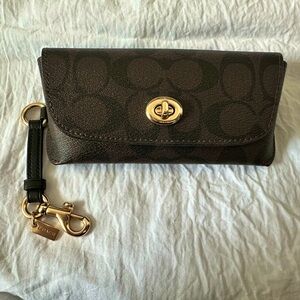 Coach Sunglass Case In Signature Canvas